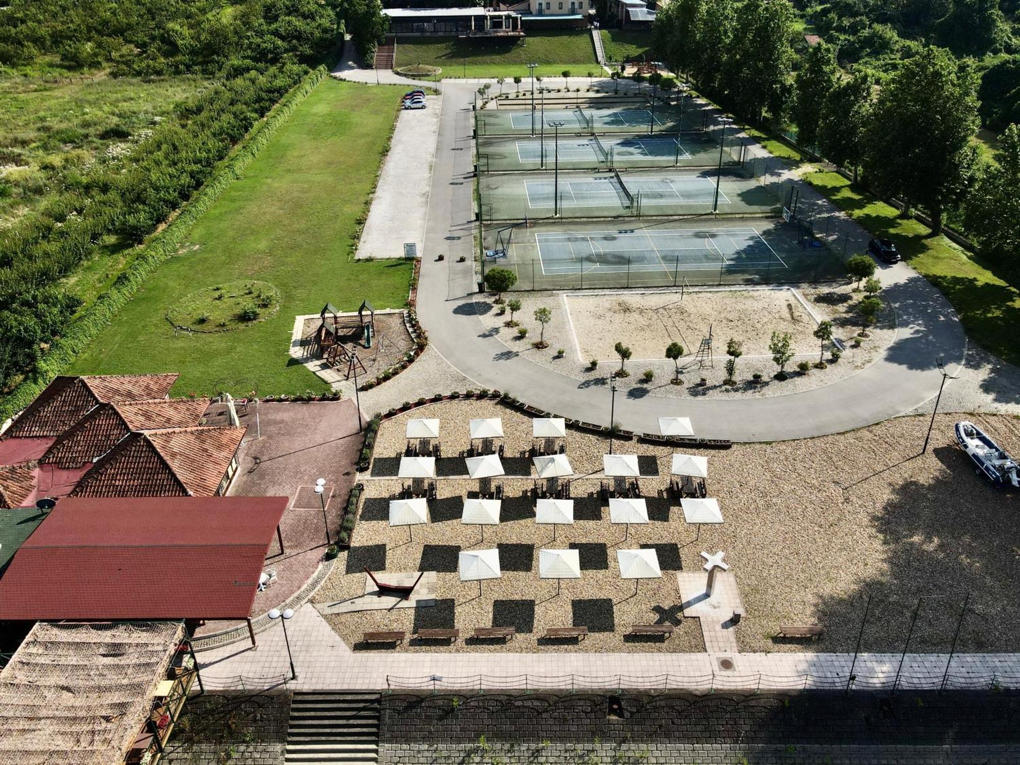Hotel Marina Oasa Grocka Exterior photo
